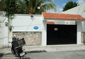 Front gate on Calle 5th