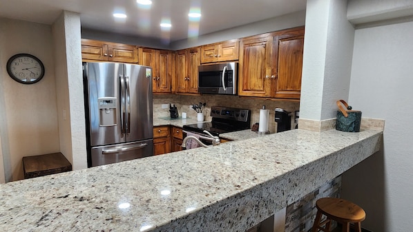 Full kitchen