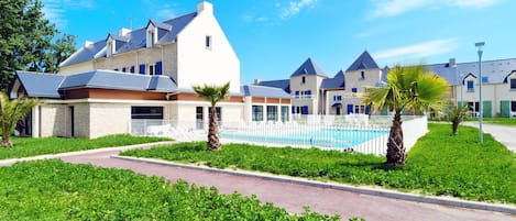 Welcome to your home away from home in beautiful Saint-Malo!