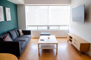 Bright and cozy living room

