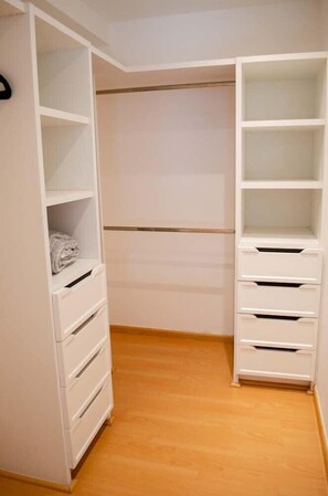 Spacious and well-organized closet for your belongings