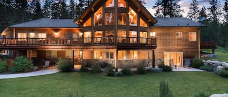 Beautiful hand hewn log accented home secluded on edge of Bitterroot Mountains