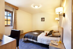 Sink back into the cozy Double bed after a day outside.
