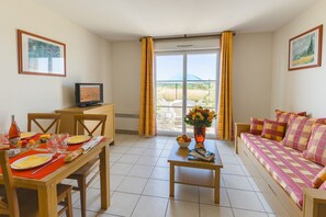 Welcome to our cozy split-level maisonette.
