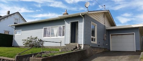 Coastal Cottage. Less than a block to the beautiful Pebble Beach