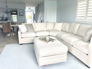 Living room with queen sized pull out bed