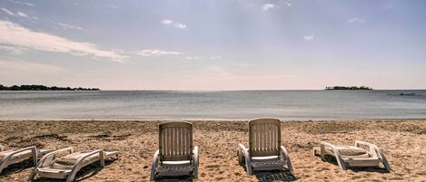 Beach | Lounge Chairs