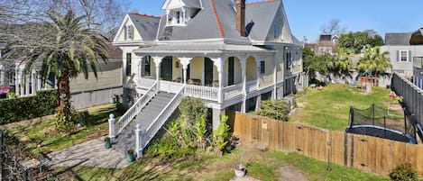 Beautiful Queen Anne in Uptown New Orleans