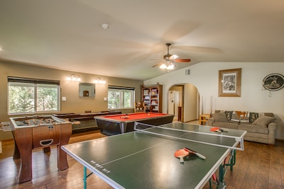 Creekside Lodging, Perfect Family Vacation, Recreation Area, Games, Pet Friendly