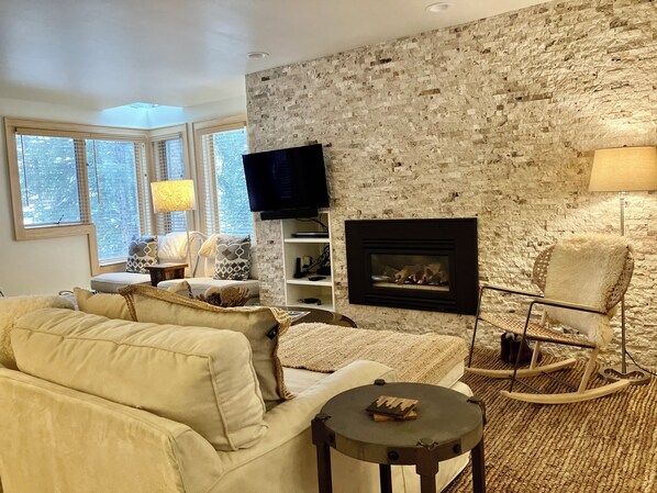 SWP Iron Horse 2408 living room