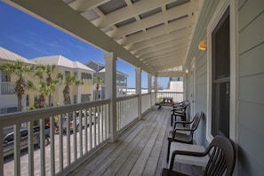 19-Gulfstrand-Up-Balcony-Alt