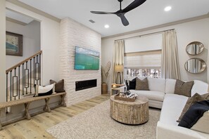 24-Shangri-La-at-Grayton-Living