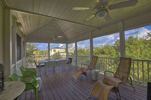 R-and-R-Screened-Porch