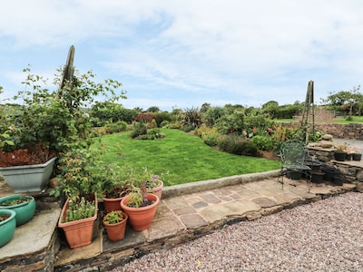 Rose Hips Barn, WHEELTON