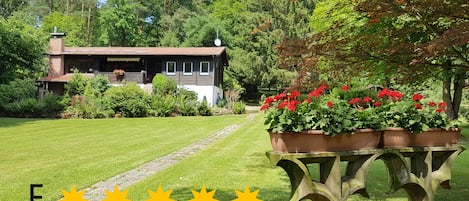 5 Sterne Ferienhaus Naturliebe: https://www.ferienhaus-naturliebe.de/