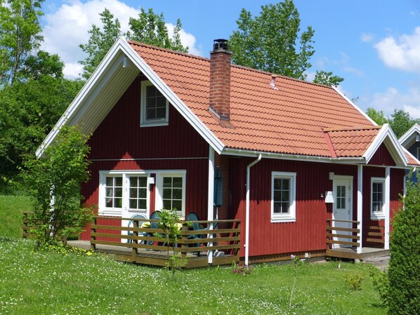 Erstklassig ausgerüstetes gemütliches Ferienhaus mit großem Bad und Sauna