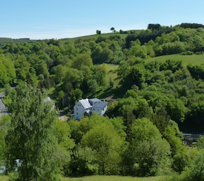 Wunderbare Lage im Grünen, inmitten des Naturparks Südeifel.