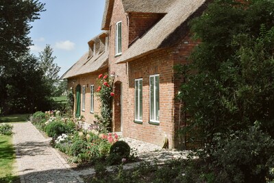 großzüg. Thatched cottage Huus Uelvesbüll, Solitary, 150m², 3 bedrooms, 2 bathrooms, 6 p.