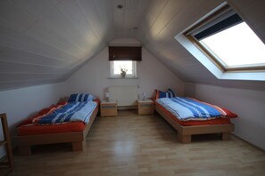 Schlafzimmer 2