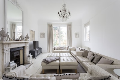 Luxury London Eight Bedroom Detached House in Streatham South West London