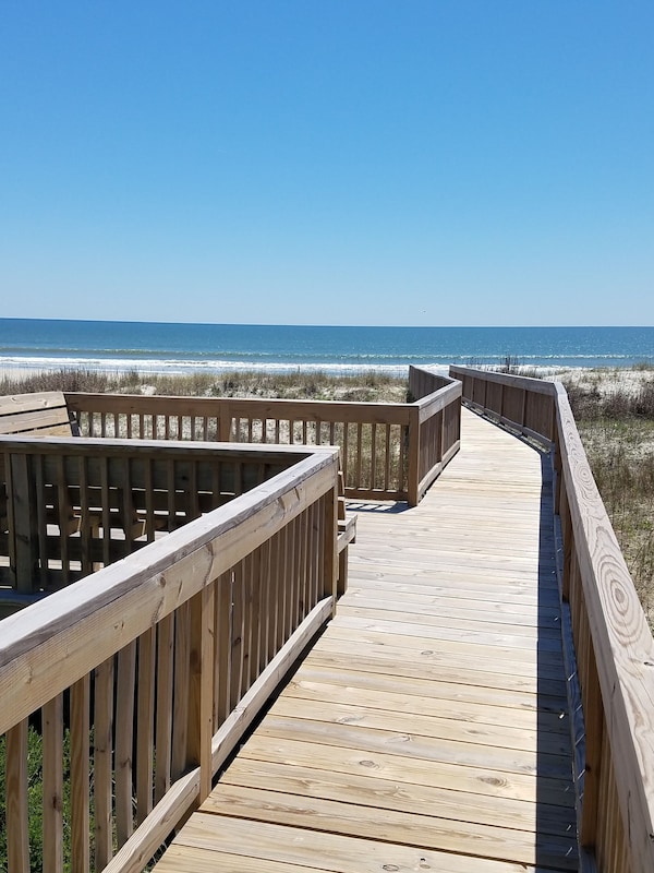 Sitting area near ocean. No steps from house to ocean.