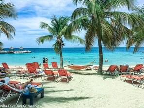 Blue Bay resort beach at a 5 mn walk from the villa