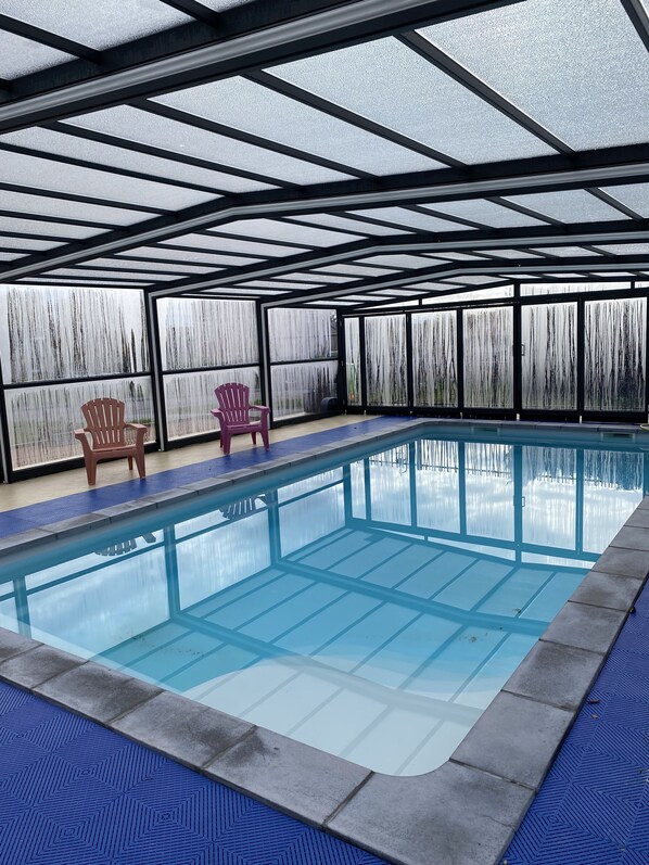 Piscine chauffée du 01 avril au 15 novembre.