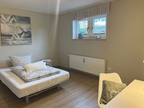 Garten-Ferienwohnung 68 qm für 2 - 4 Personen, 2 separate Schlafzimmer