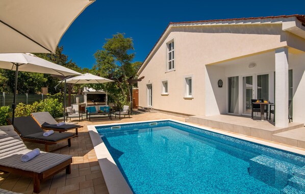 pool