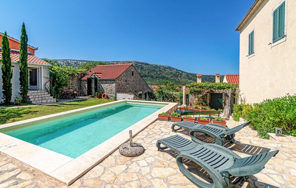 pool