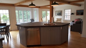 Center kitchen island and bar.