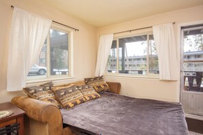 SWP Hi Country Haus 406 sofa sleeper
