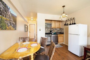 SWP Hi Country Haus 406 dining and kitchen