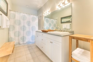 Spa-like Master Bathroom (with jetted tub and dual vanity sinks)