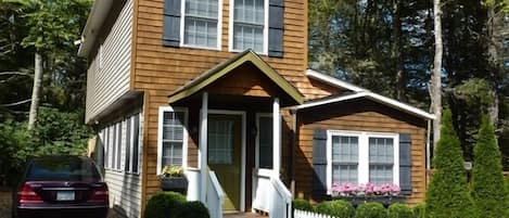 Front of High Cotton Cottage