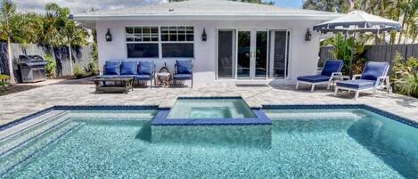 Lovely "private" saltwater pool & spa w/ lounge chairs and comfortable seating.