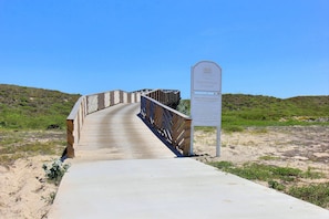 Pamilla Beach - Golf Cart/Walking Path