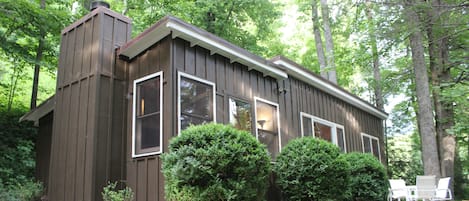 Quintessential Mountain Cabin awaits you.  Kid friendly and very private.