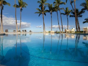 Infinity pool