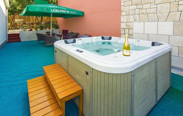 hot-tub