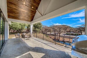 Beautiful deck space facing the river!