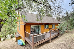 Exterior | Deck | Cushioned Seating | Charcoal Grill | Kayaks Provided