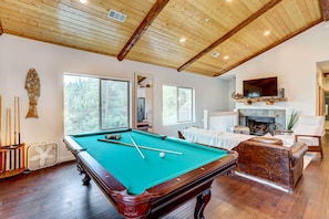 Living Room | Pool Table
