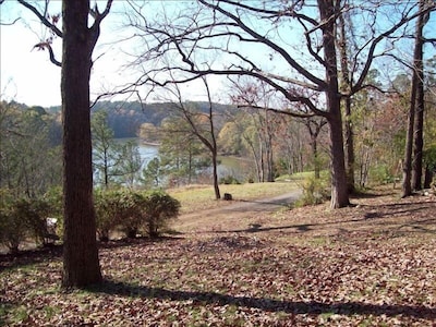 Semi  Secluded  Cabin   Beautiful Views of Lake Catherine