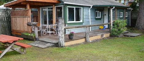 cabin and covered deck