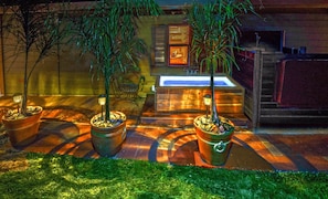 Outdoor soaking tub and shower