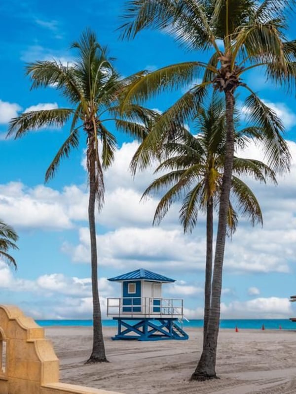 Minutes to THE BEACH!
