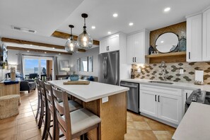 Open kitchen to the Living room