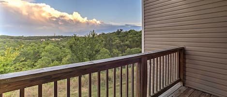 Branson Vacation Rental | 3BR | 2BA | 1,173 Sq Ft | Stairs Required