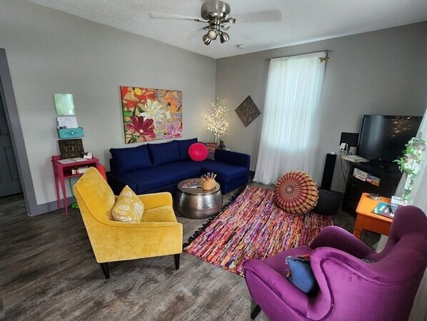 Living room
